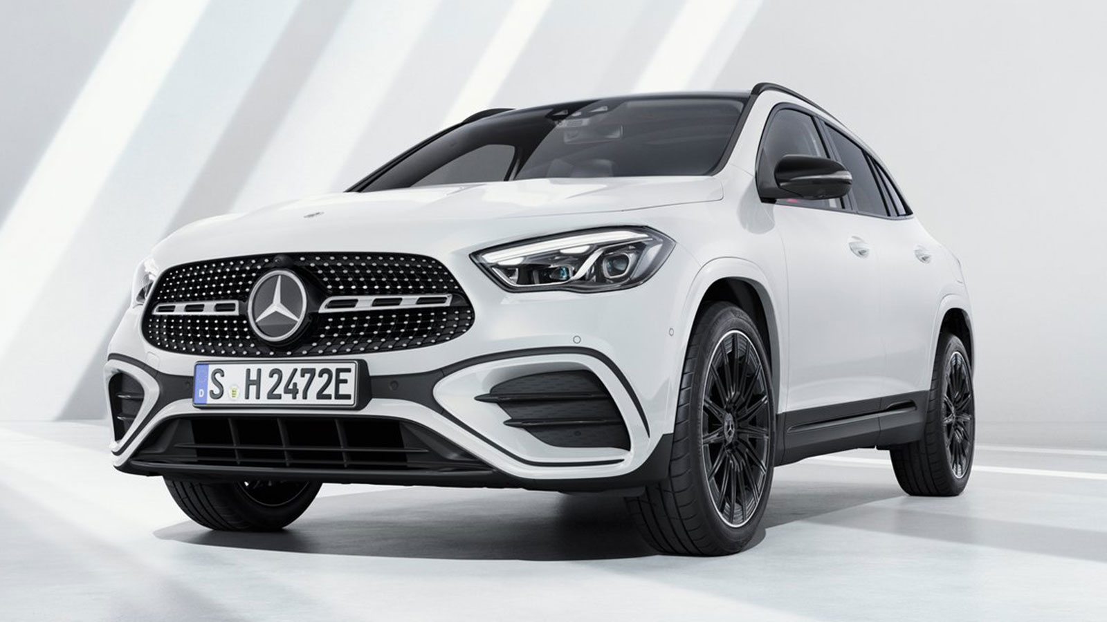 H GLA 250 e είναι τα πιο προσιτά PHEV μοντέλα της γκάμας με λιανική τιμή προ φόρων κάτω από 40.000 ευρώ. Αυτό σημαίνει πως ο χρήστης δεν πληρώνει εταιρικό φόρο