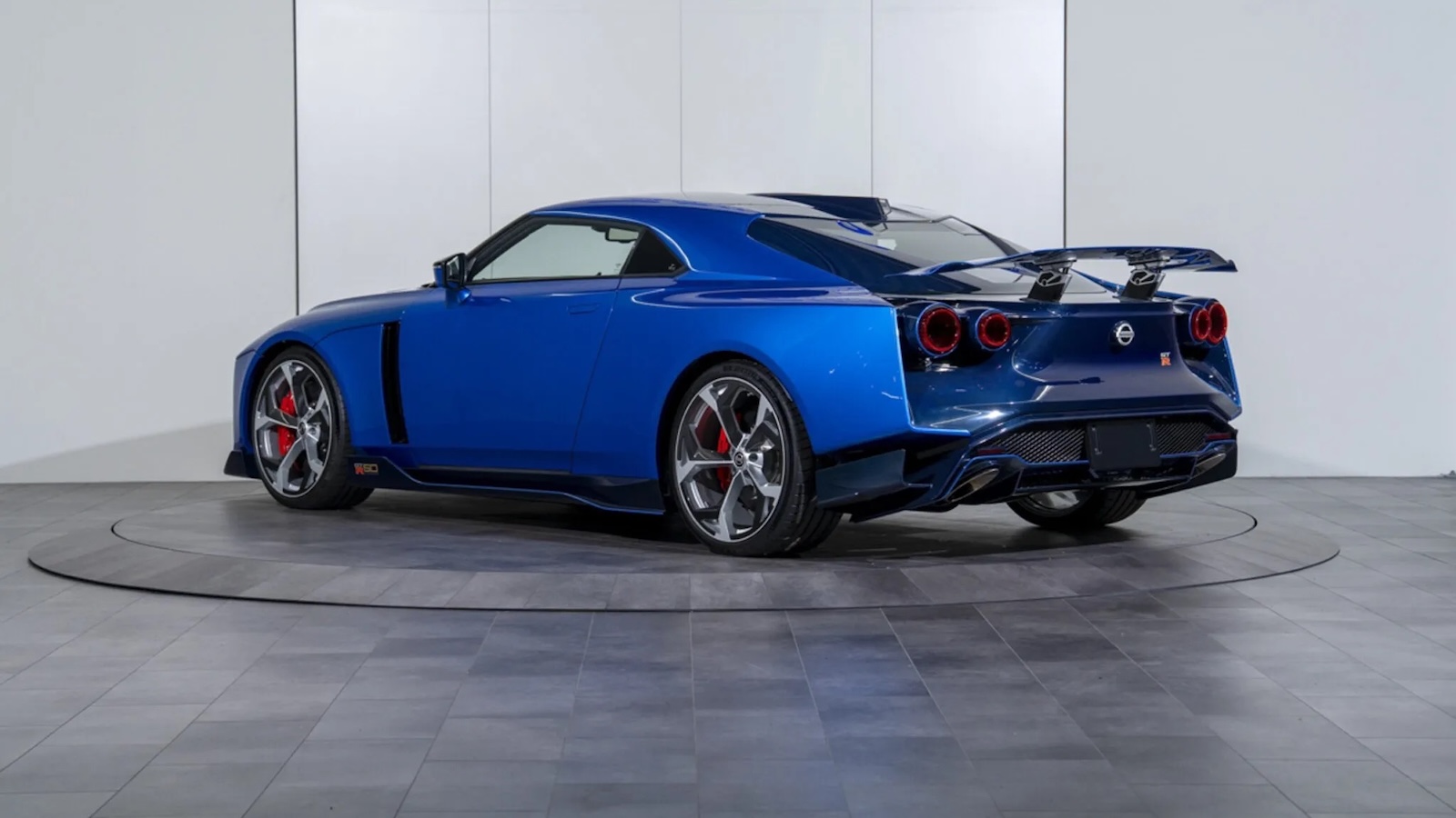 Όλα ξεκίνησαν το 2018, όταν η Nissan και η Italdesign αποφάσισαν να ενώσουν τις δυνάμεις τους για να γιορτάσουν ένα διπλό ορόσημο, τα 50ά γενέθλια της δυναστείας του GT-R (που ξεκίνησε το 1969) και τα 50 χρόνια από την ίδρυση του ιταλικού οίκου (1968). Όλα ξεκίνησαν το 2018, όταν η Nissan και η Italdesign αποφάσισαν να ενώσουν τις δυνάμεις τους για να γιορτάσουν ένα διπλό ορόσημο, τα 50ά γενέθλια της δυναστείας του GT-R (που ξεκίνησε το 1969) και τα 50 χρόνια από την ίδρυση του ιταλικού οίκου (1968).