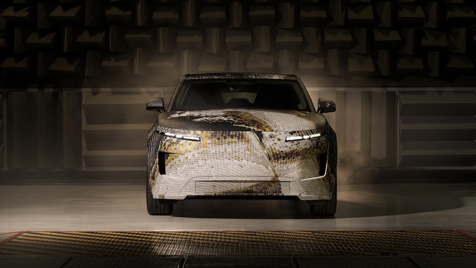 Η Range Rover διευρύνει την γκάμα της αποκαλύπτοντας το πέμπτο μέλος της οικογένειάς της: το ολοκαίνουργιο Range Rover GT. Η Range Rover διευρύνει την γκάμα της αποκαλύπτοντας το πέμπτο μέλος της οικογένειάς της: το ολοκαίνουργιο Range Rover GT.