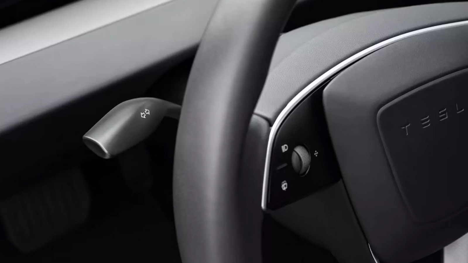 Tesla Model 3: Η επιστροφή του παραδοσιακού μοχλού φλας μετά από αντιδράσεις 