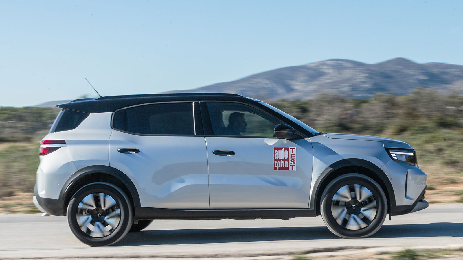 Το Opel Frontera είναι το κορυφαίο οικογενειακό SUV βενζίνης σε κατανάλωση, με συμβατική ή ήπια υβριδική τεχνολογία. Οι μετρήσεις μας έδειξαν 6,5 λτ./100 χλμ. μέση τιμή και 5,6 λτ./100 χλμ. στην πόλη.