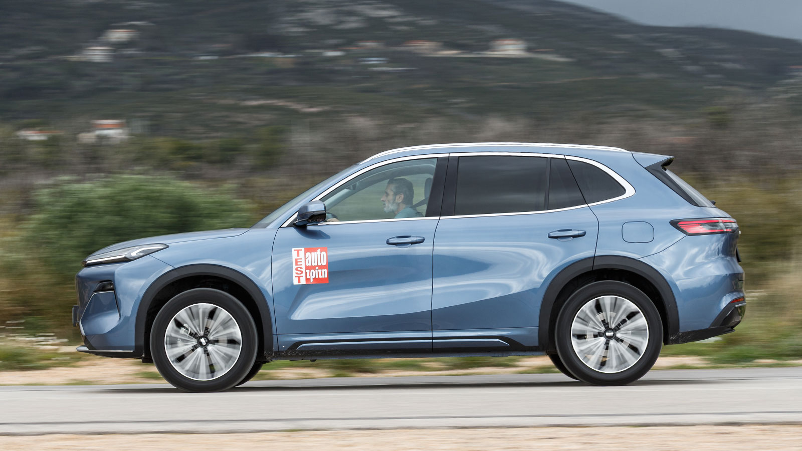 Στο δρόμο το Geely Starray EM-i είναι εστιασμένο να προσφέρει πολύ καλά επίπεδα άνεσης και να είναι και ασφαλές. 