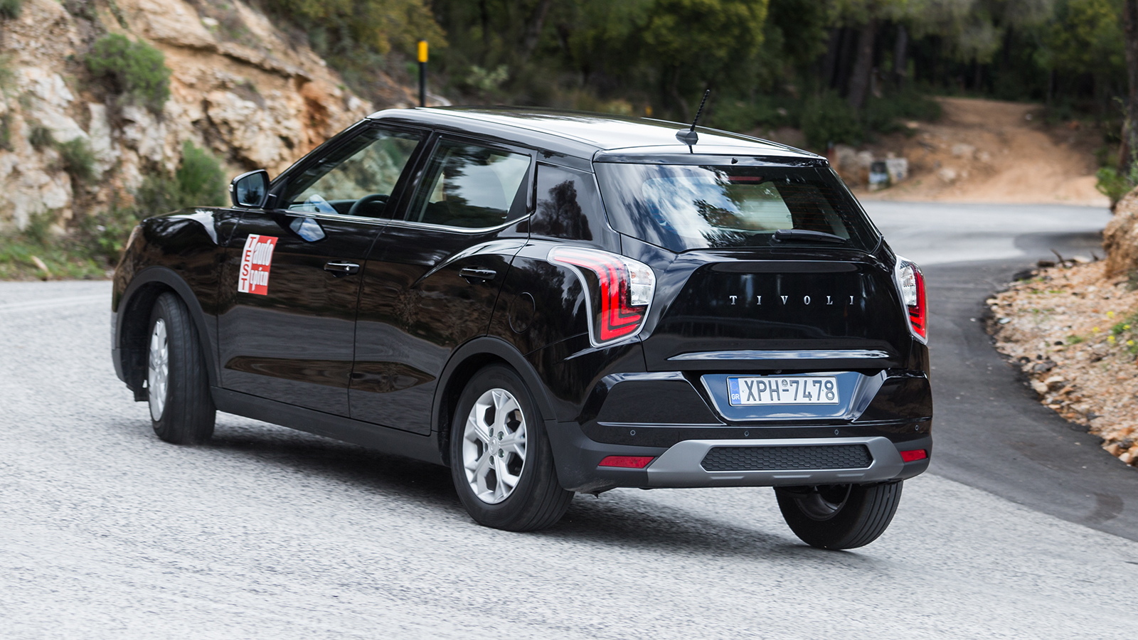 Με τιμή από 16.990 ευρώ, το KGM Tivoli είναι το φθηνότερο compact SUV της αγοράς χωρίς να είναι λιτό εξοπλιστικά. Με τιμή από 16.990 ευρώ, το KGM Tivoli είναι το φθηνότερο compact SUV της αγοράς χωρίς να είναι λιτό εξοπλιστικά.
