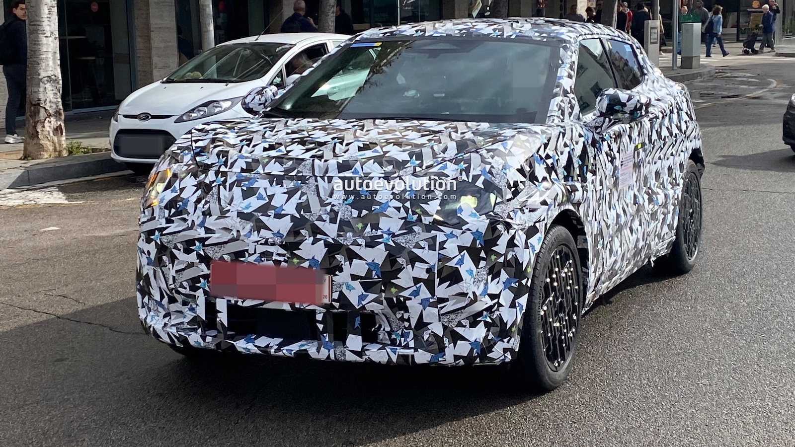 Νέο Nissan Juke EV: Το πιο «αιρετικό» crossover της Nissan ετοιμάζεται για το 2026 