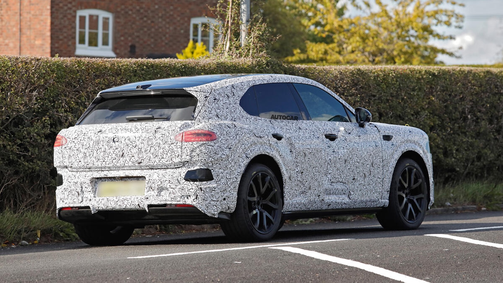 Bentley Urban SUV: Το πρώτο ηλεκτρικό SUV έρχεται το 2027  