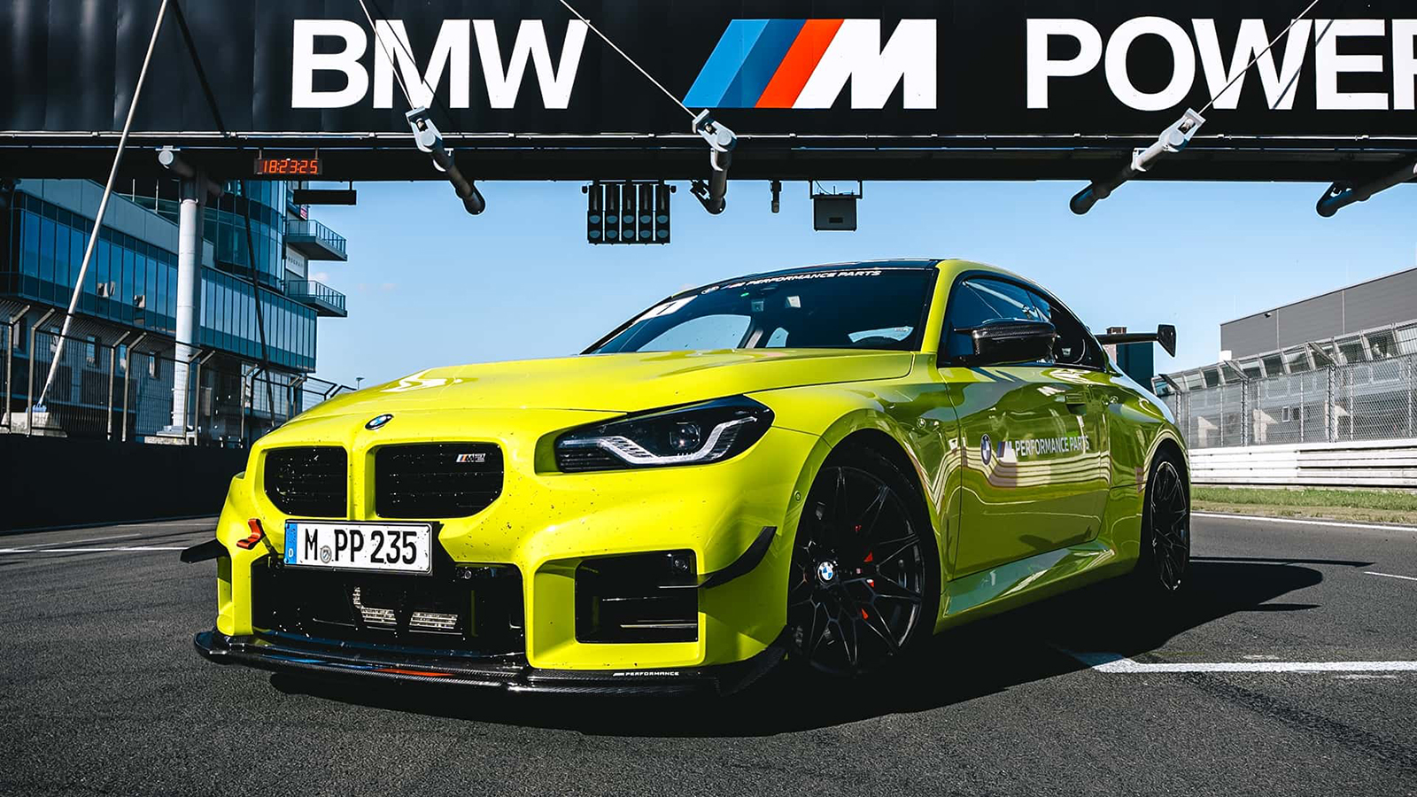 Τυπική BMW M2 ξεπέρασε τη CS χάρη σε εξαρτήματα αξίας 23.500 ευρώ! 