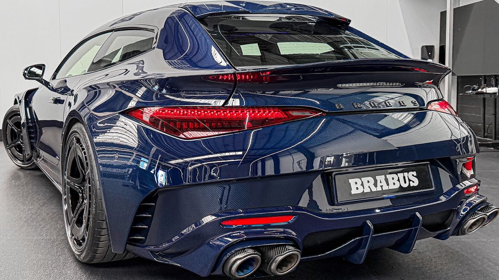 Brabus Rocket GTS Deep Blue: Ένα Shooting Brake 1.000 ίππων που κόβει την ανάσα Brabus Rocket GTS Deep Blue: Ένα Shooting Brake 1.000 ίππων που κόβει την ανάσα