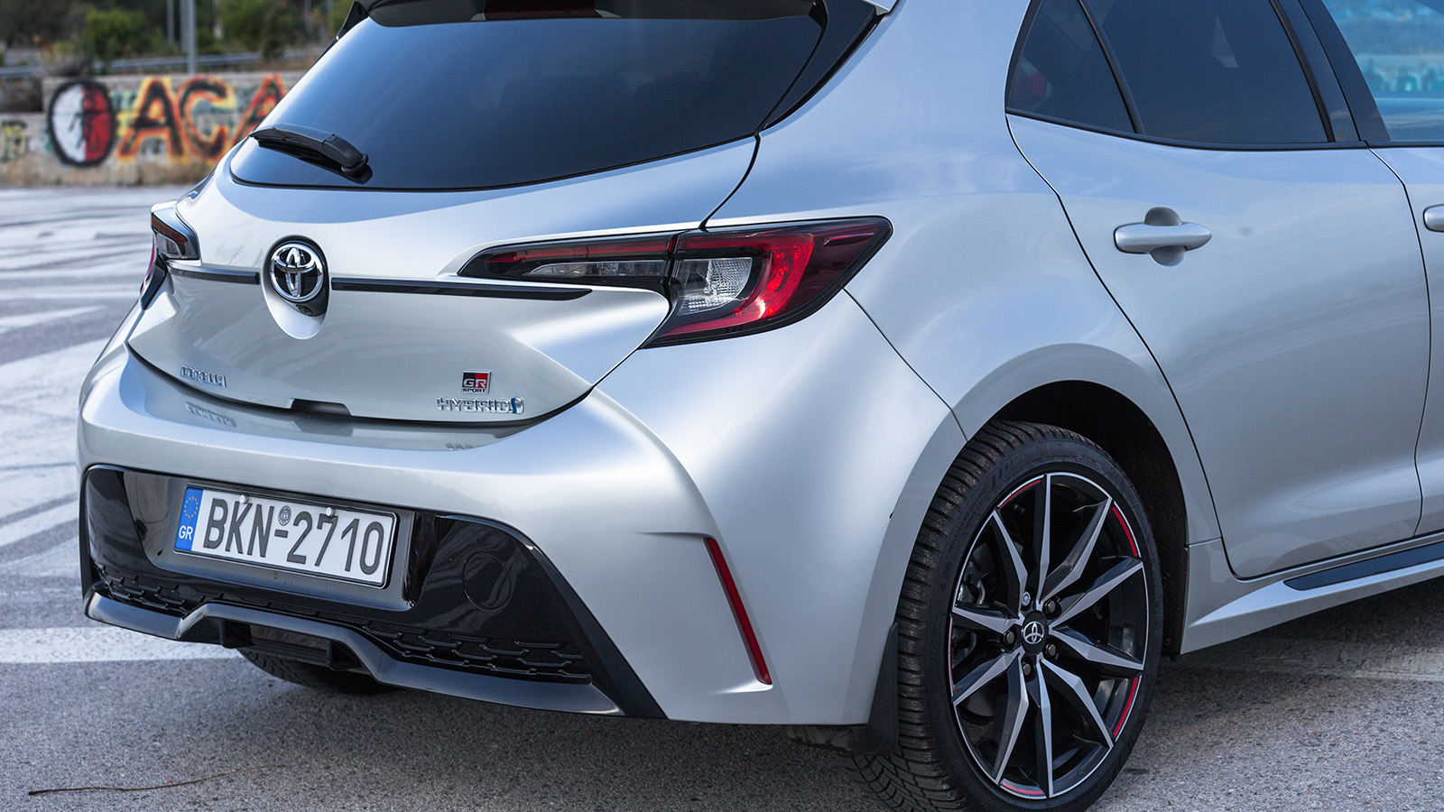 Σχεδίαση δια χειρός Gazoo Racing που τρέχει στο WRC