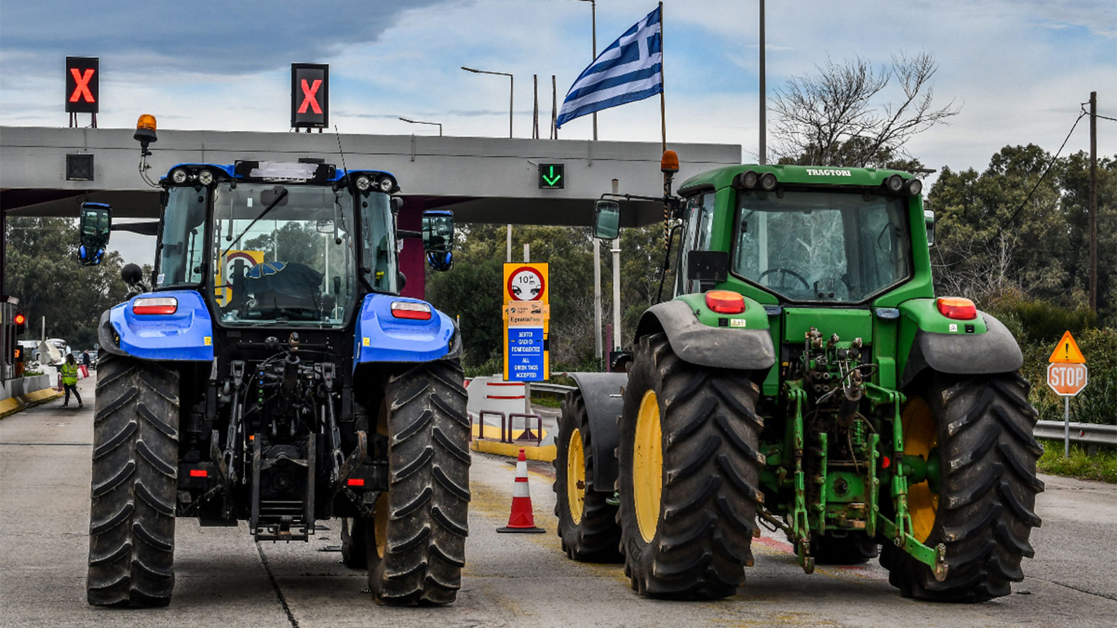 Ανοιχτά διόδια από τους αγρότες - Πόσα χρήματα στοιχίζουν κάθε μέρα;