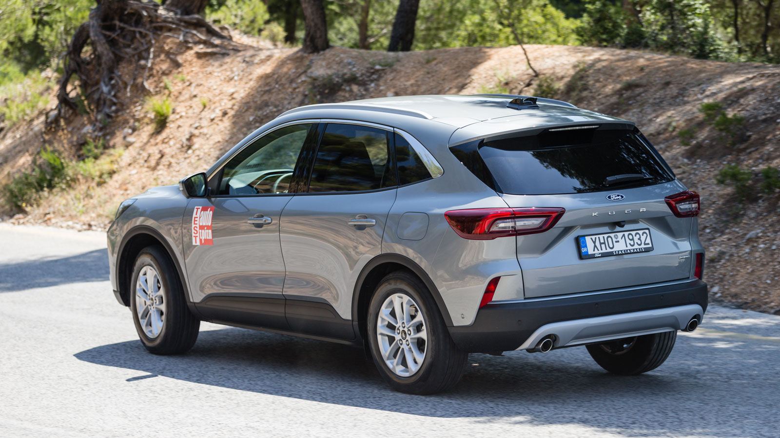 Στο Ford Kuga θα ταξιδέψεις μέσα σε μια πολύ ήσυχη καμπίνα (μόλις 67,4 dB στα 120 χλμ./ώρα) και η ανάρτηση δουλεύει σωστά και διαχειρίζεται με τον κατάλληλο τρόπο τις ανωμαλίες του εδάφους.