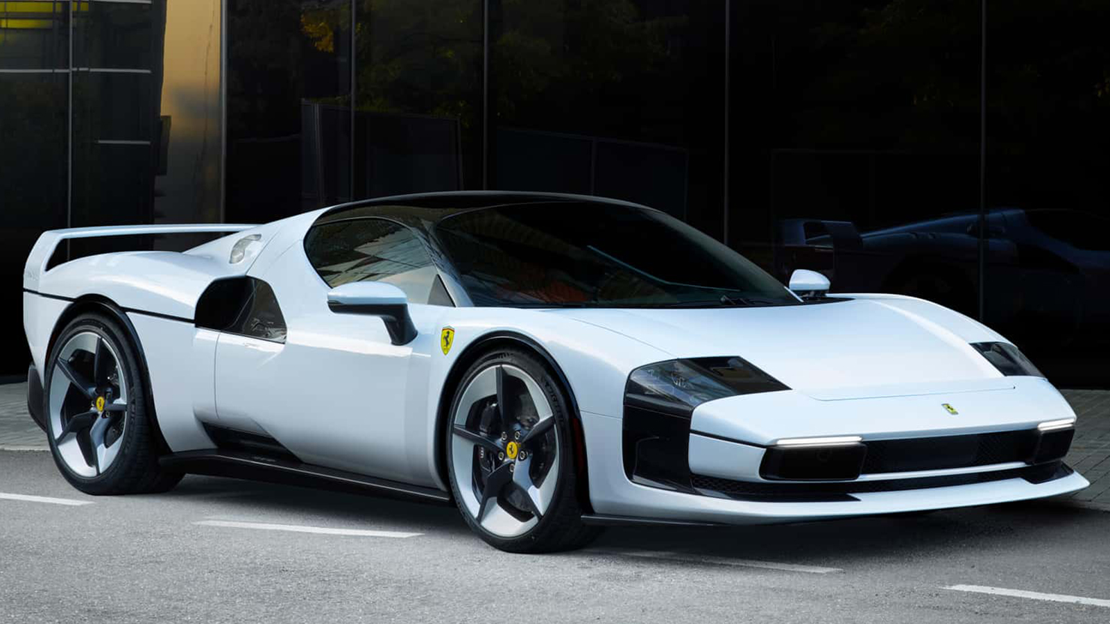 Η Ferrari τιμά την θρυλική F40 με τη μοναδική SC40 Η Ferrari τιμά την θρυλική F40 με τη μοναδική SC40