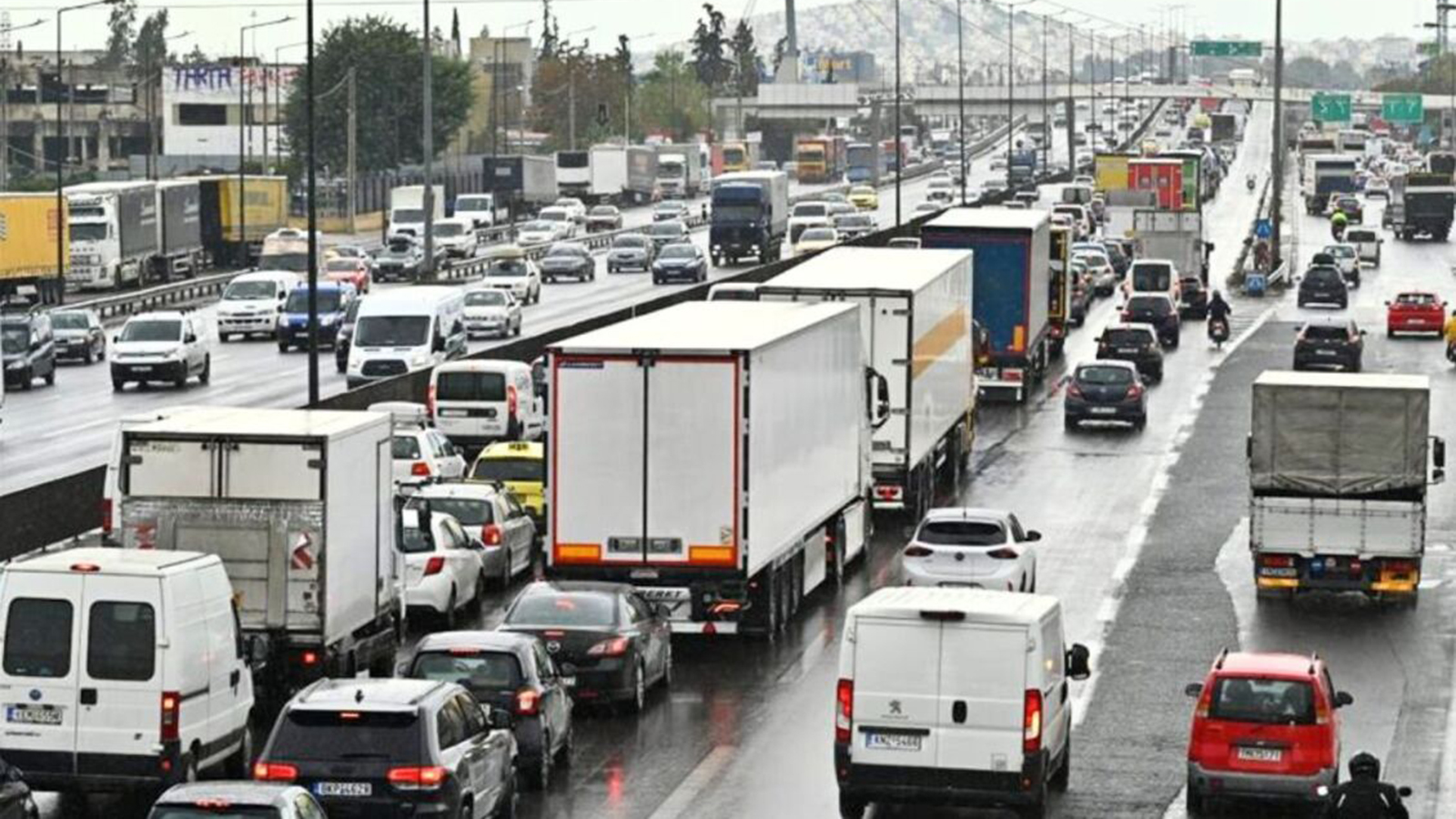 Κηφισός: Τέλος στις σκέψεις για απαγόρευση των φορτηγών Κηφισός: Τέλος στις σκέψεις για απαγόρευση των φορτηγών