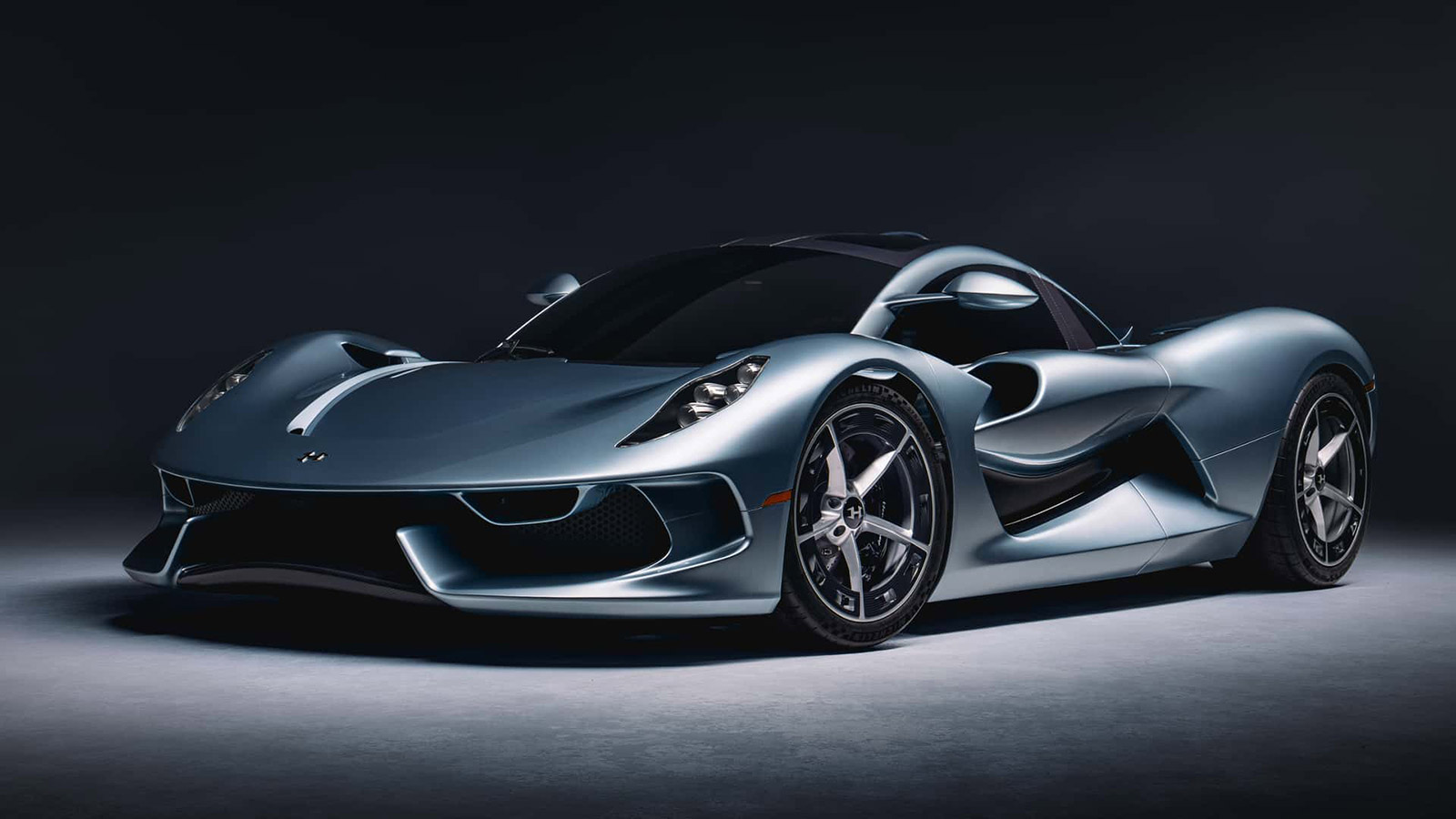 Το Hennessey Blackbird επαναφέρει το χειροκίνητο κιβώτιο στα hypercars 