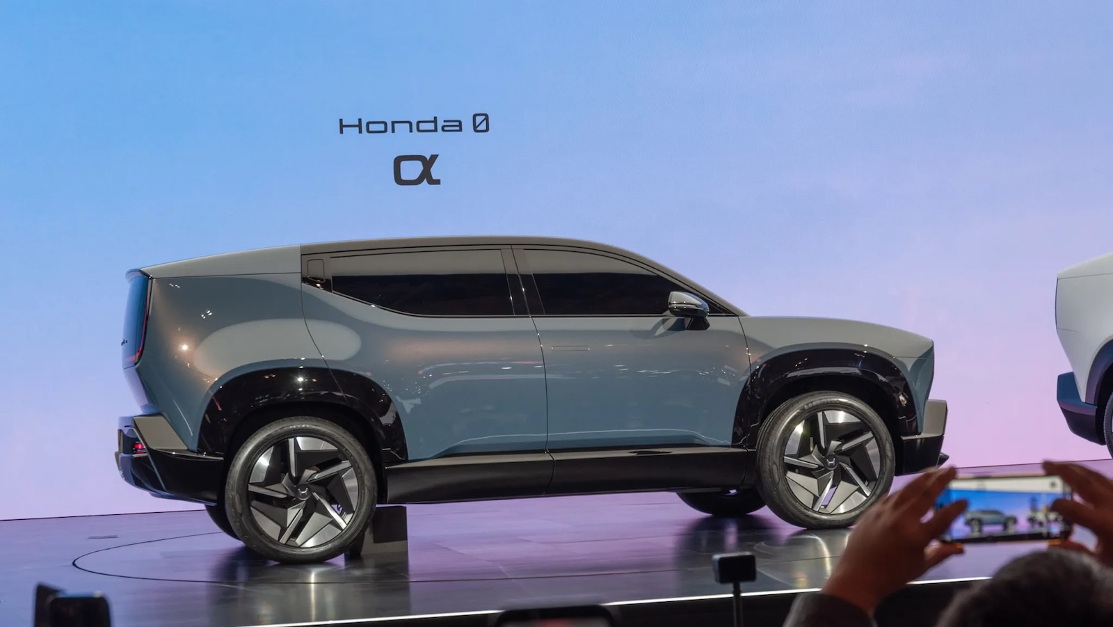 Tο νέο Honda 0 α είναι, ένα ηλεκτρικό HR-V μεγέθους, που δείχνει έτοιμο να βγει στους δρόμους.  Tο νέο Honda 0 α είναι, ένα ηλεκτρικό HR-V μεγέθους, που δείχνει έτοιμο να βγει στους δρόμους.