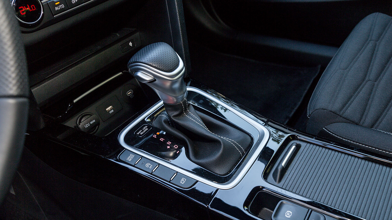 Kia XCeed σε αυτόματο και χειροκίνητο με τα ίδια λεφτά | autotriti.gr Kia XCeed σε αυτόματο και χειροκίνητο με τα ίδια λεφτά | autotriti.gr