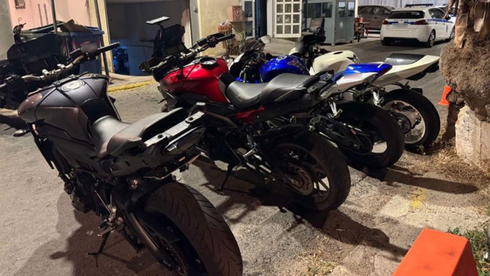 Βαρυμπόμπη: Συνελήφθησαν κοντράκηδες που έτρεχαν με 200 χλμ./ώρα  