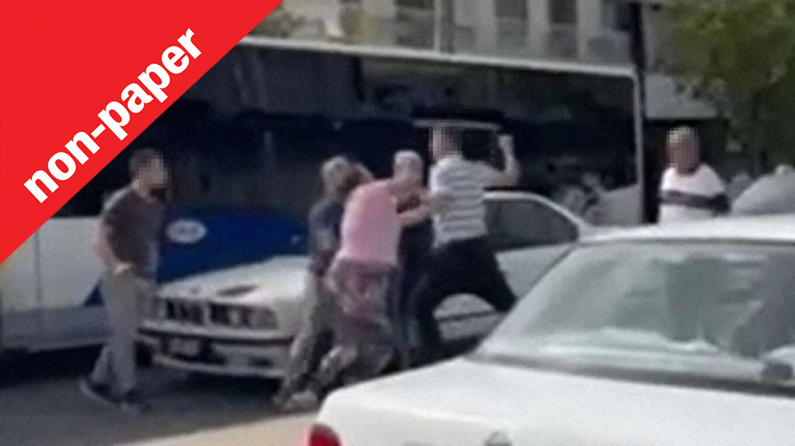 Γιατί οι Έλληνες «παίζουν ξύλο» στους δρόμους; Γιατί οι Έλληνες «παίζουν ξύλο» στους δρόμους;