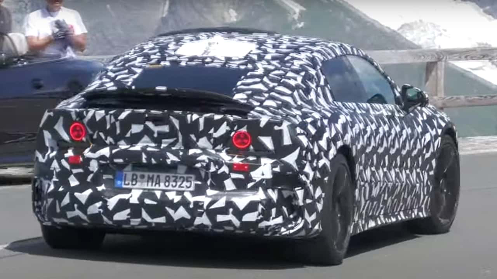 Το νέο ηλεκτρικό supercar της Mercedes-AMG εντοπίστηκε σε δοκιμές Το νέο ηλεκτρικό supercar της Mercedes-AMG εντοπίστηκε σε δοκιμές