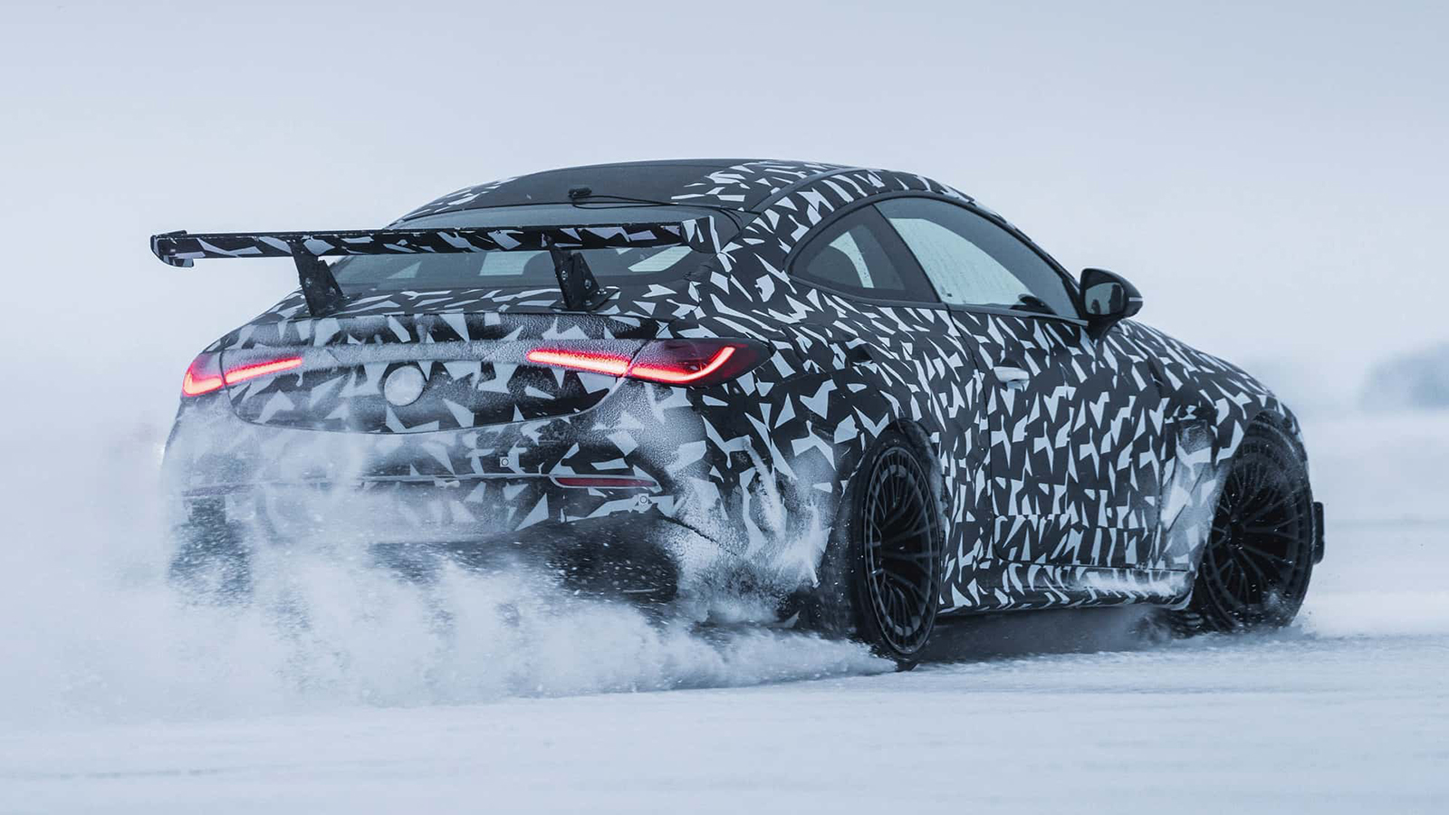 H Mercedes ετοιμάζει νέα «Myth-ική» CLE με V8 κινητήρα  