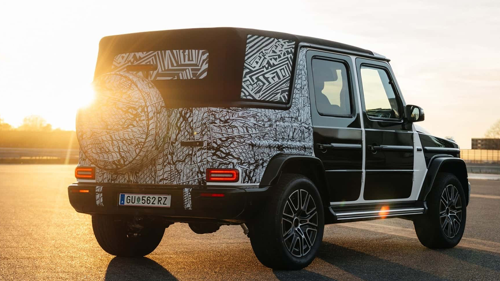 Η κάμπριο Mercedes G-Class μετρά αντίστροφα για το ντεμπούτο της