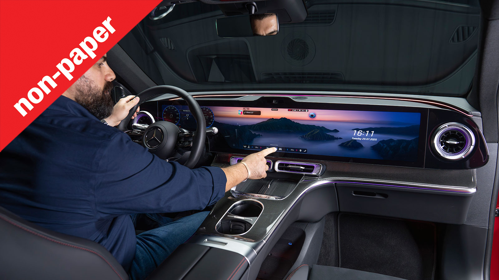 Θα μας σώσει η Mercedes από τα σκέτα τάμπλετ στη μέση του ταμπλό; Θα μας σώσει η Mercedes από τα σκέτα τάμπλετ στη μέση του ταμπλό;