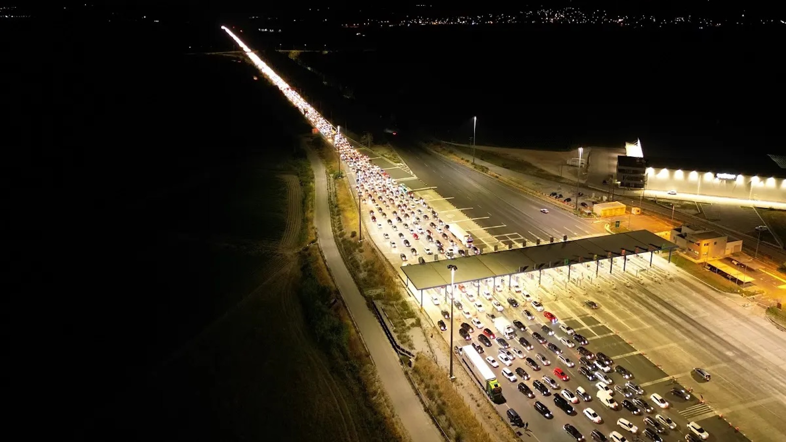 Μποτιλιάρισμα-ρεκόρ στην ΠΑΘΕ: Συγγνώμη από τον Αυτοκινητόδρομο Αιγαίου & Εισαγγελική παρέμβαση Μποτιλιάρισμα-ρεκόρ στην ΠΑΘΕ: Συγγνώμη από τον Αυτοκινητόδρομο Αιγαίου & Εισαγγελική παρέμβαση