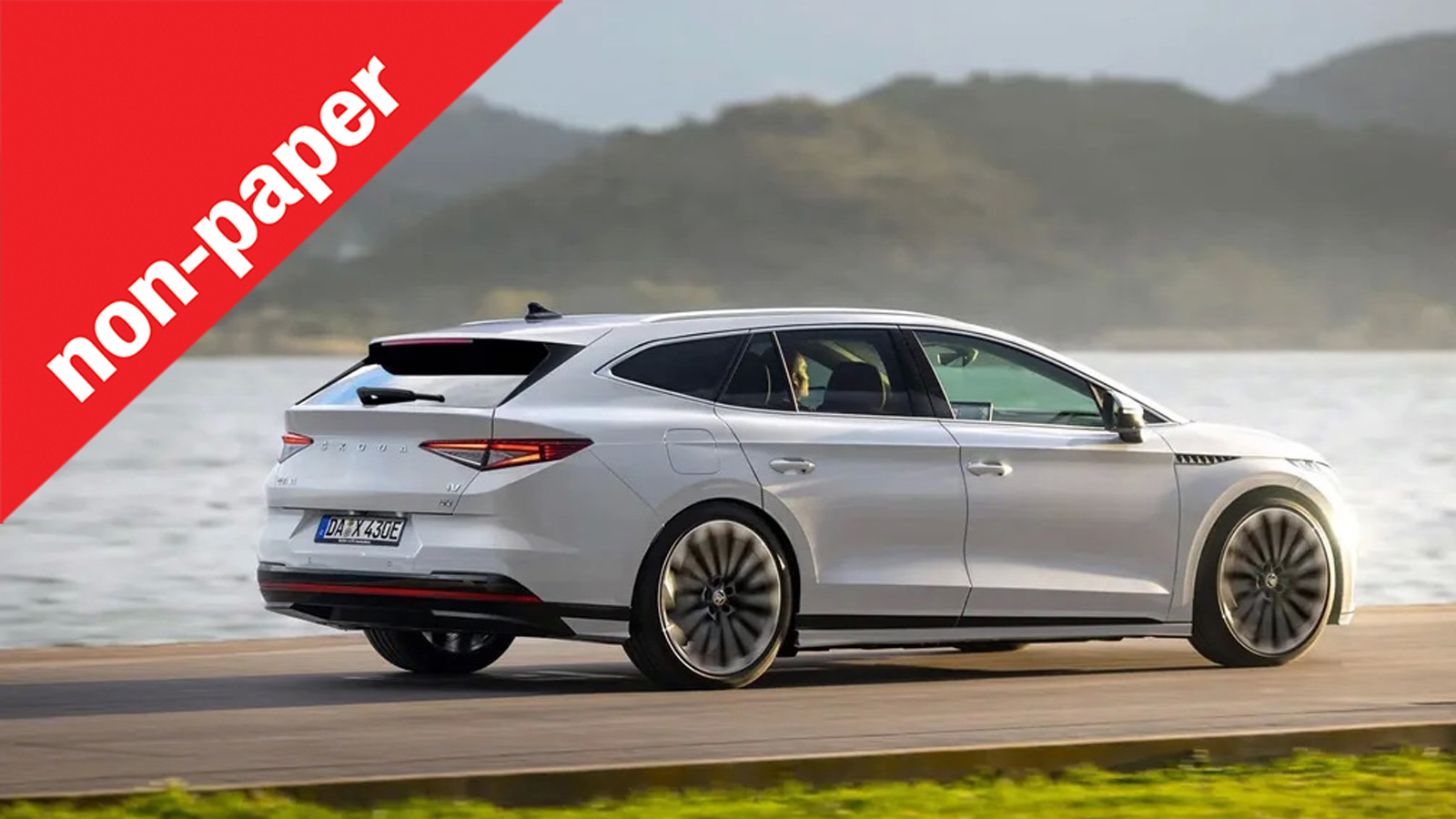 Καλύτερα με 2 διαφορετικές Octavia; Μία βενζίνης-diesel, μία ηλεκτρική 