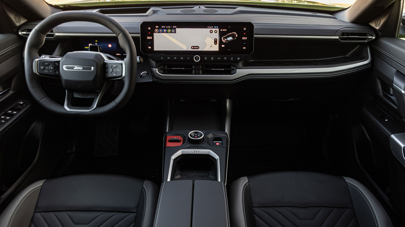 Ποιοτική και τεχνολογική αναβάθμιση στην καμπίνα του νέου Compass που δεν έχει τίποτα να ζηλέψει από premium προτάσεις. Οι επενδύσεις από μαλακά υλικά & η οθόνη αφής 16 στα highlights.