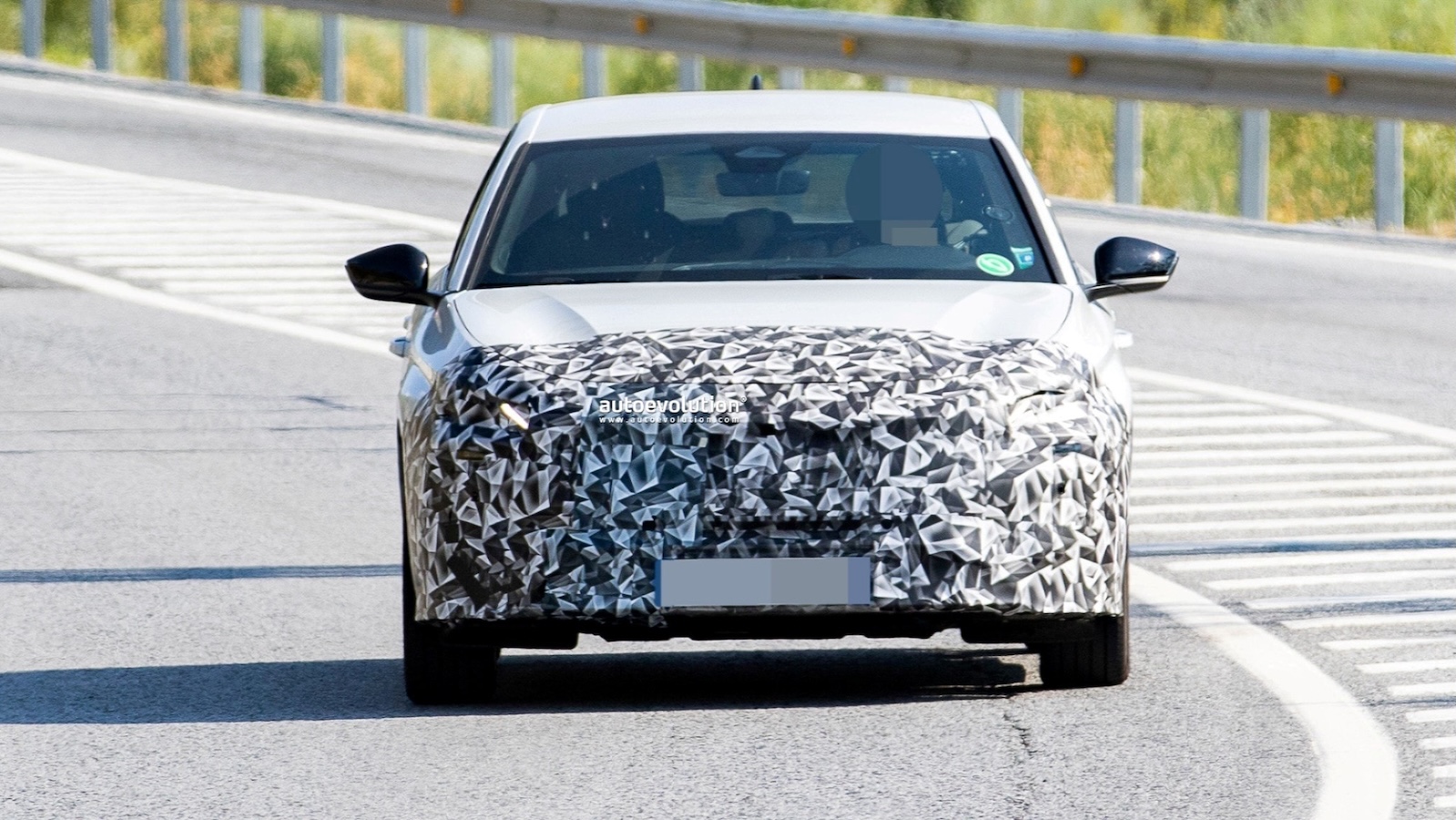Ανανεωμένο Peugeot 308: Νέες κατασκοπευτικές φωτογραφίες και οι πρώτες πληροφορίες Ανανεωμένο Peugeot 308: Νέες κατασκοπευτικές φωτογραφίες και οι πρώτες πληροφορίες