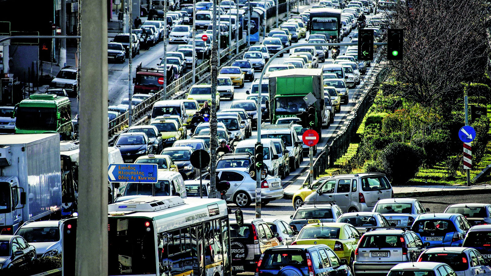 Ελλείψεις στις πινακίδες κυκλοφορίας - Τι εξετάζει το Υπουργείο Ελλείψεις στις πινακίδες κυκλοφορίας - Τι εξετάζει το Υπουργείο