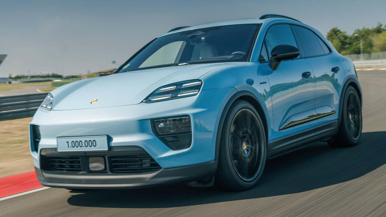 Η Porsche μόλις κατασκεύασε την εκατομμυριοστή Macan! Η Porsche μόλις κατασκεύασε την εκατομμυριοστή Macan!