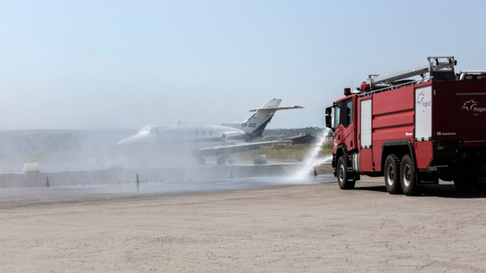 Έρχονται 18 νέα πυροσβεστικά οχήματα στα ελληνικά αεροδρόμια Έρχονται 18 νέα πυροσβεστικά οχήματα στα ελληνικά αεροδρόμια