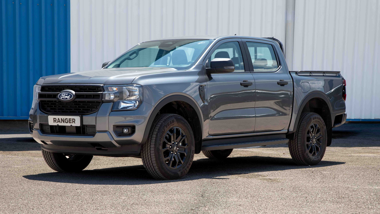 Ford Ranger XLT με V6 240 ίππων και υπερπλούσιο από τη «βασική» 