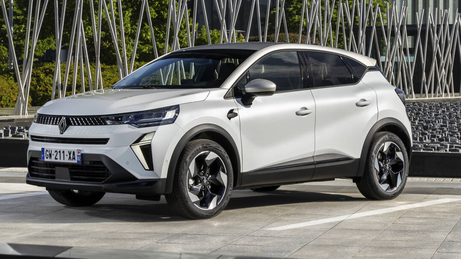 Renault Captur: Φουλ υβριδικό με 160 άλογα από 26.500 ευρώ 