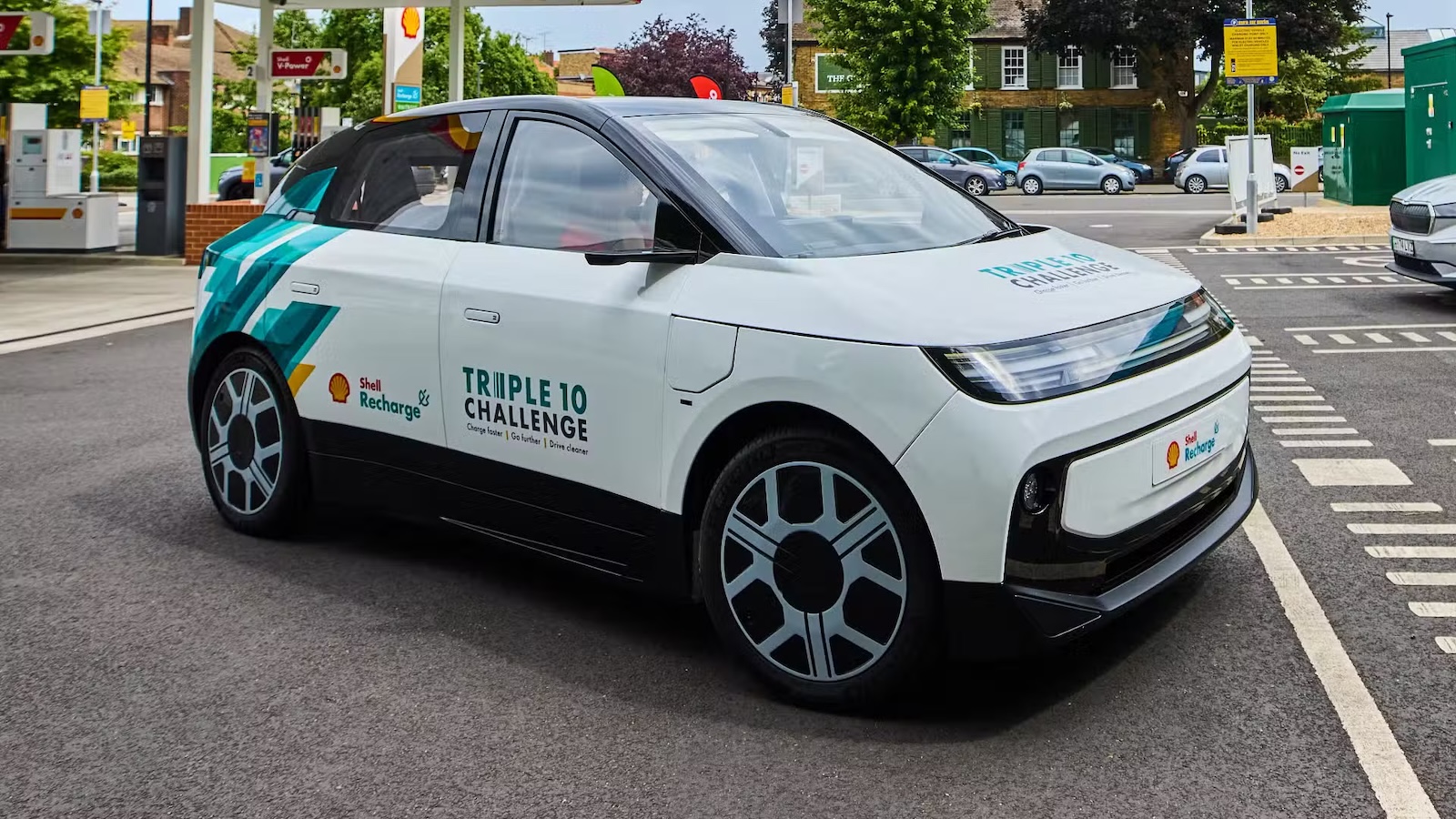 Η Shell παρουσιάζει το Triple10 Challenge, ένα ηλεκτρικό concept car πόλης που υπόσχεται φόρτιση σε 10 λεπτά, κορυφαία αποδοτικότητα και πρωτοποριακή υγρή ψύξη μπαταρίας.
Η Shell παρουσιάζει το Triple10 Challenge, ένα ηλεκτρικό concept car πόλης που υπόσχεται φόρτιση σε 10 λεπτά, κορυφαία αποδοτικότητα και πρωτοποριακή υγρή ψύξη μπαταρίας.
