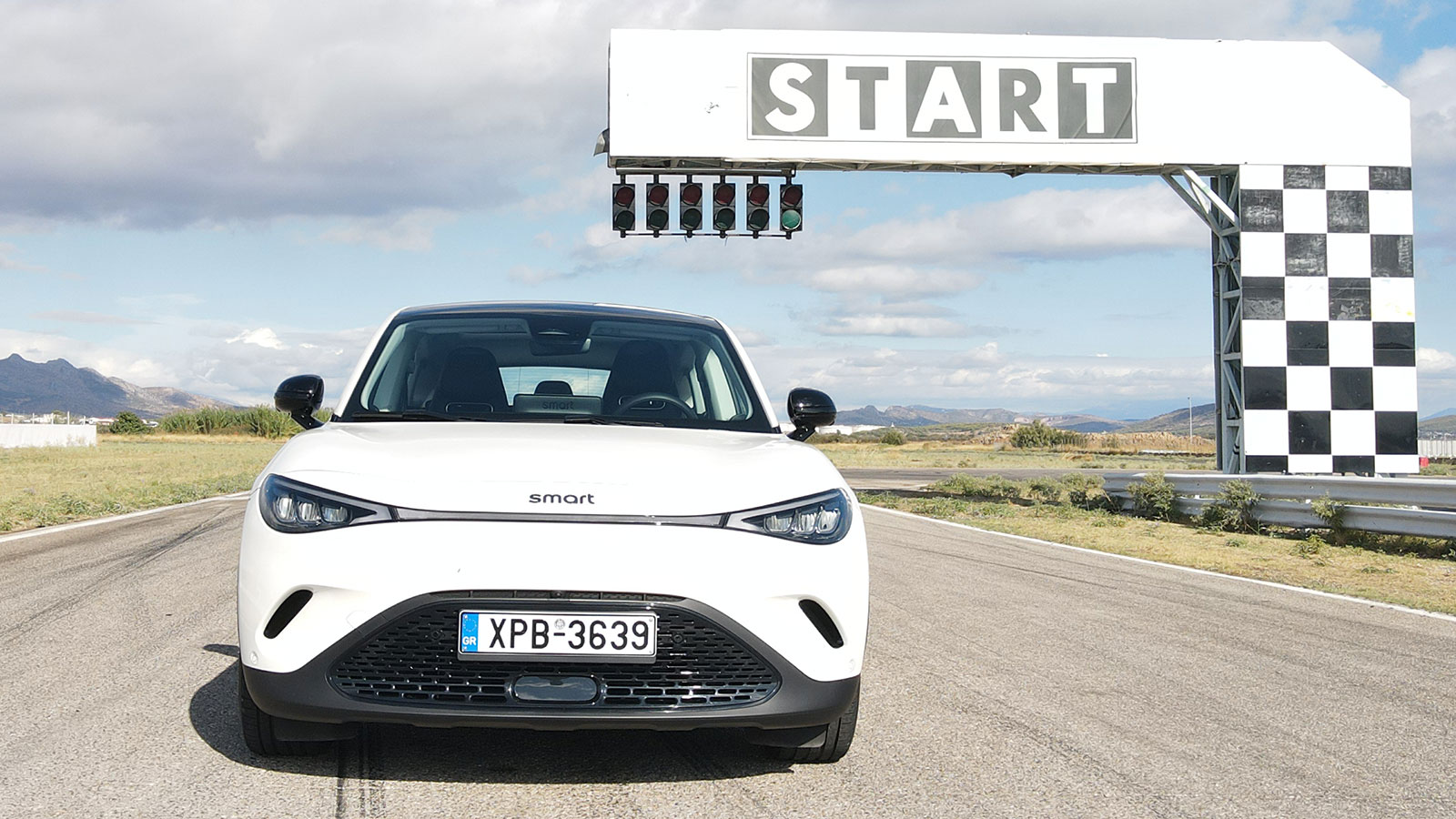 Το smart #3 με τα 66 db θορύβου στα 120 χλμ./ώρα, είναι το πιο ήσυχο με διαφορά ανάμεσα στα 13 μοντέλα, αντίστοιχο ευρωπαϊκών premium κατασκευών. 