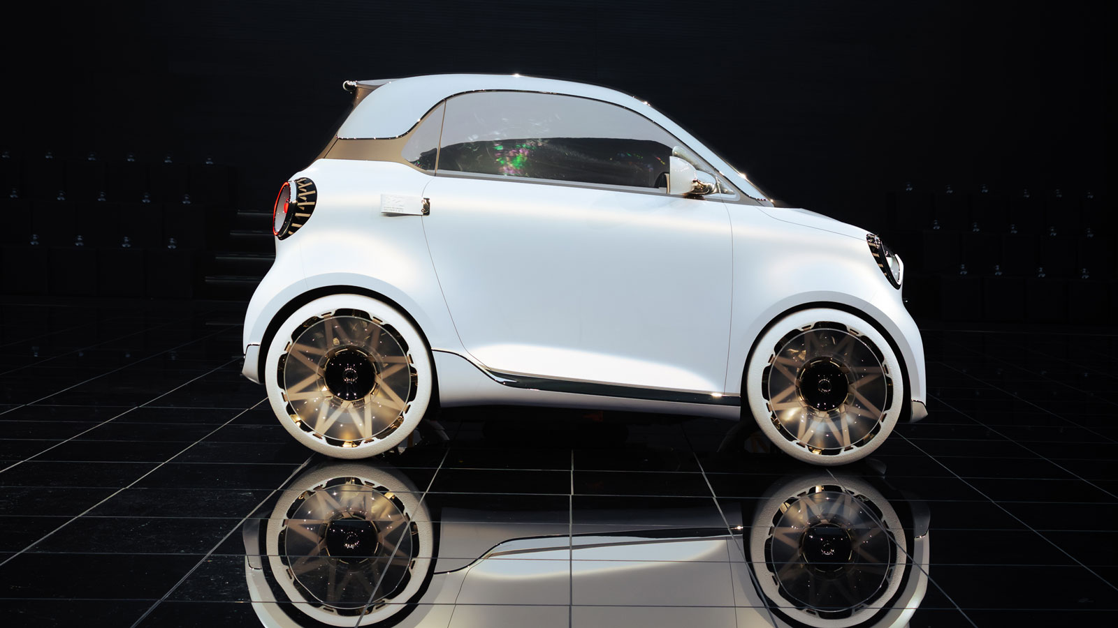 Concept smart #2: Επιστρέφει από το… μέλλον το 2-θέσιο smartάκι 