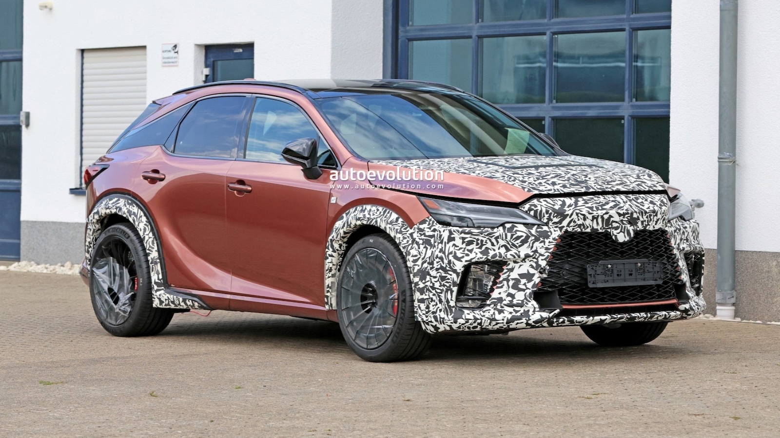 Lexus RX Morizo RR 2028: Το Υπερ-SUV των 600 Ίππων που Στοχεύει την BMW X5 M  