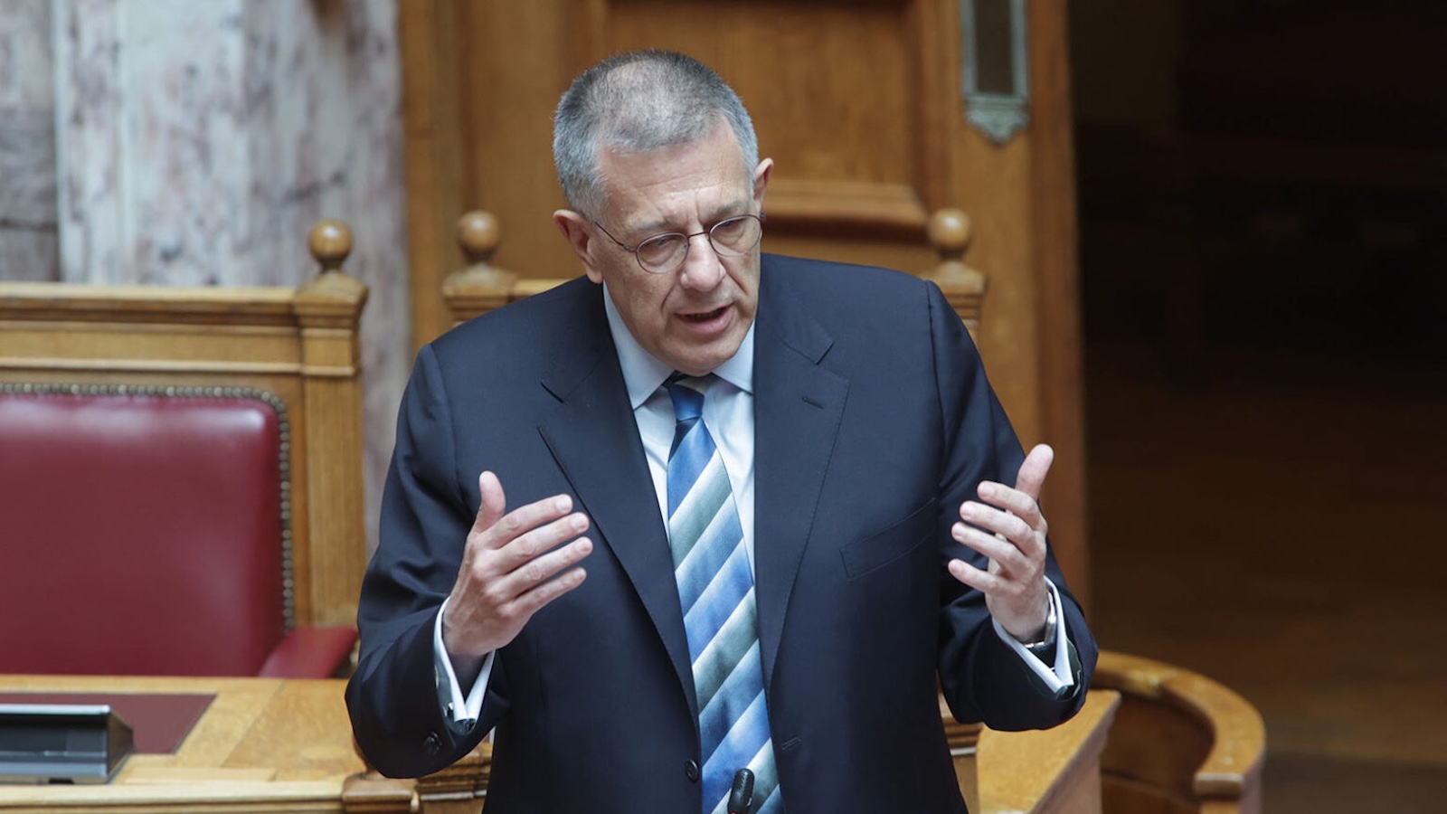 Ο κ. Ταχιάος «προσγείωσε» τις προσδοκίες των κατοίκων των νοτίων προαστίων, τονίζοντας ότι η σήραγγα που θα συνέδεε την Κατεχάκη με τη Λεωφόρο Βουλιαγμένης υπάρχει αυτή τη στιγμή μόνο ως «ιδέα».