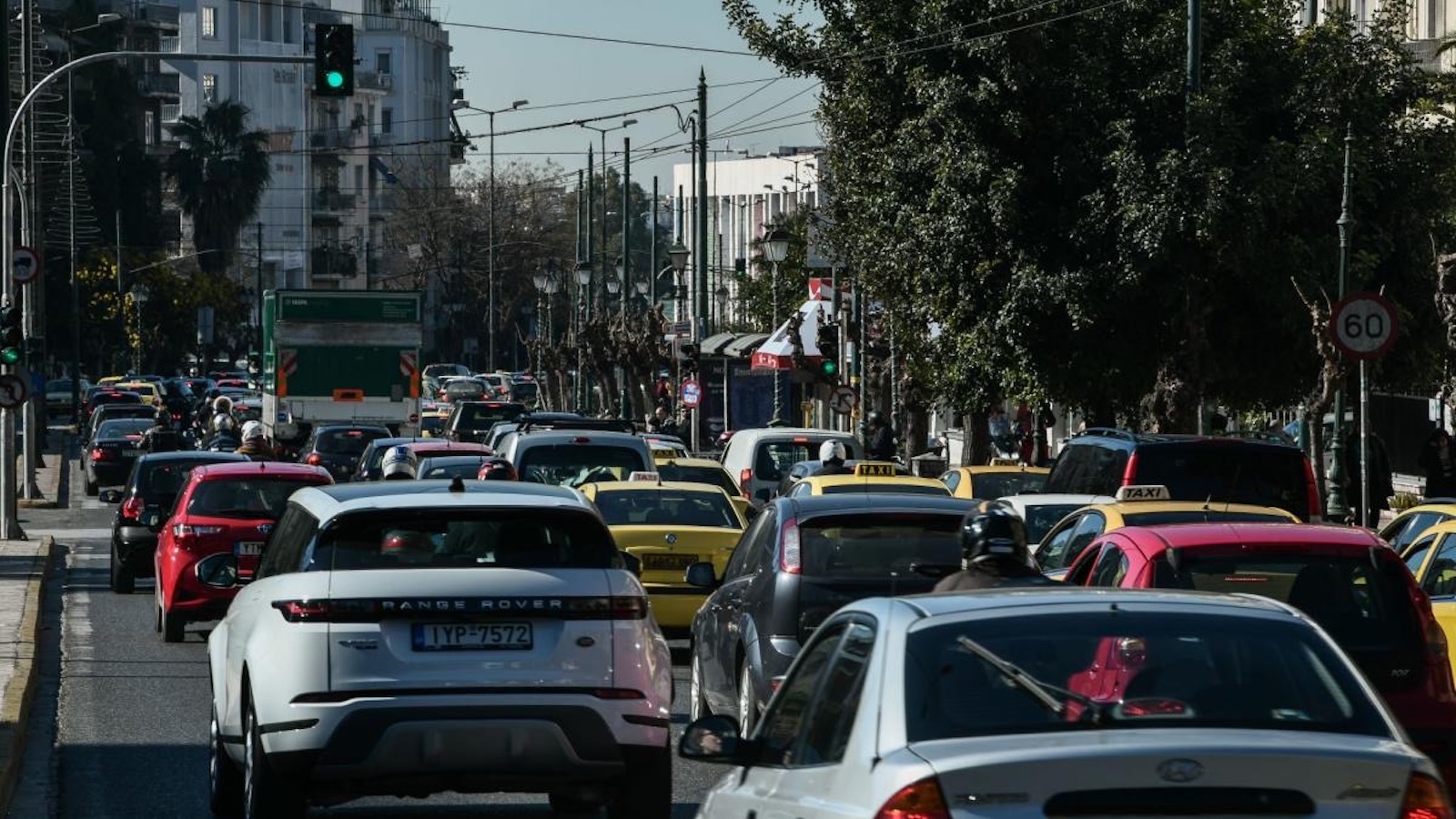 Για πρώτη φορά, η ετήσια αντικειμενική δαπάνη για Ι.Χ. οχήματα που πήραν πινακίδες από την 1/11/2010 και μετά αποσυνδέεται πλήρως από τον κυβισμό και προσδιορίζεται αποκλειστικά με βάση τις εκπομπές δ Για πρώτη φορά, η ετήσια αντικειμενική δαπάνη για Ι.Χ. οχήματα που πήραν πινακίδες από την 1/11/2010 και μετά αποσυνδέεται πλήρως από τον κυβισμό και προσδιορίζεται αποκλειστικά με βάση τις εκπομπές δ