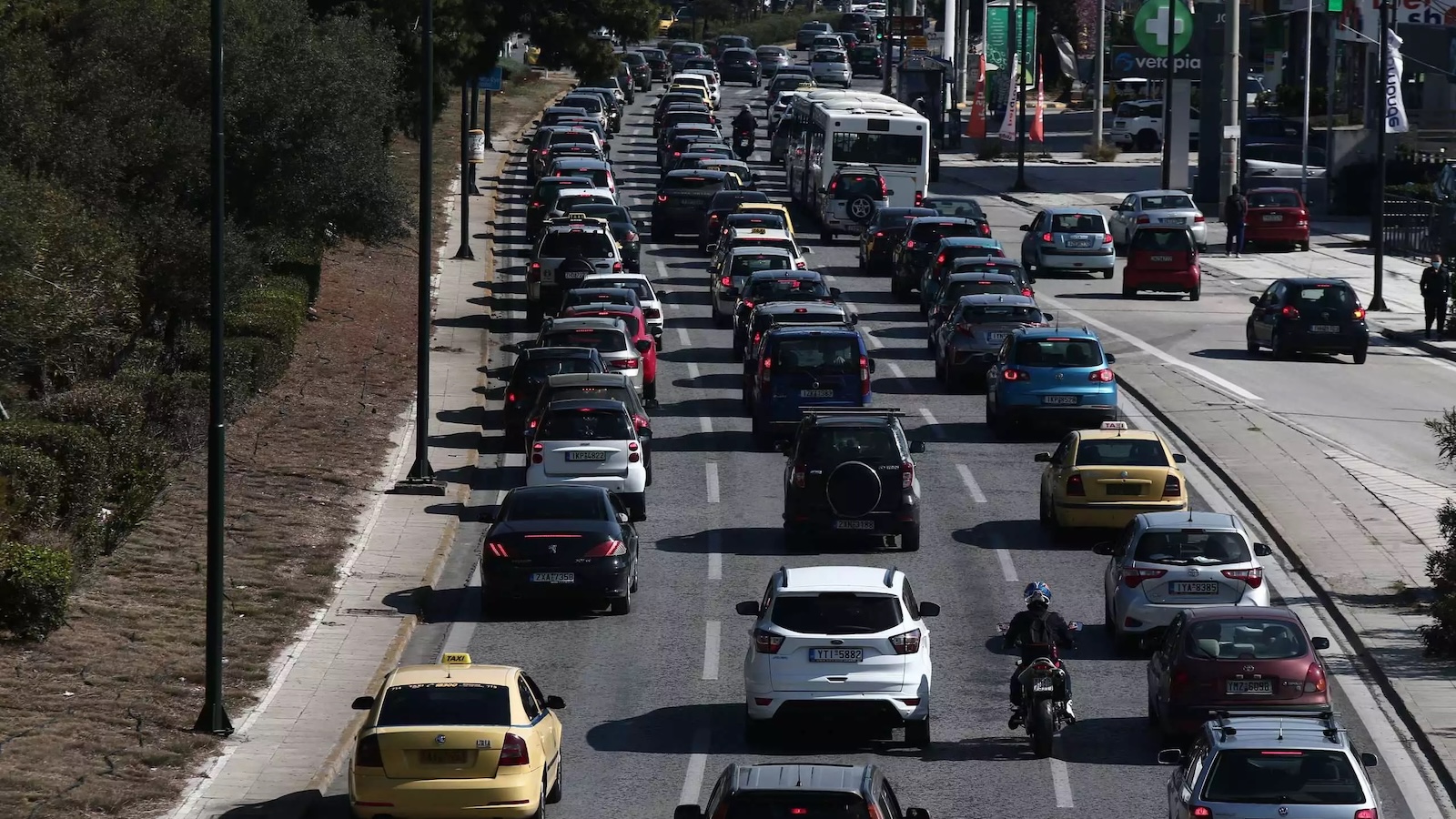 Oι ιδιοκτήτες αυτοκινήτων και μοτοσικλετών έχουν πλέον τη δυνατότητα να θέσουν ξανά τα οχήματά τους σε κυκλοφορία, κάνοντας χρήση της διαδικασίας για την ψηφιακή άρση ακινησίας με την καταβολή αναλογι Oι ιδιοκτήτες αυτοκινήτων και μοτοσικλετών έχουν πλέον τη δυνατότητα να θέσουν ξανά τα οχήματά τους σε κυκλοφορία, κάνοντας χρήση της διαδικασίας για την ψηφιακή άρση ακινησίας με την καταβολή αναλογι