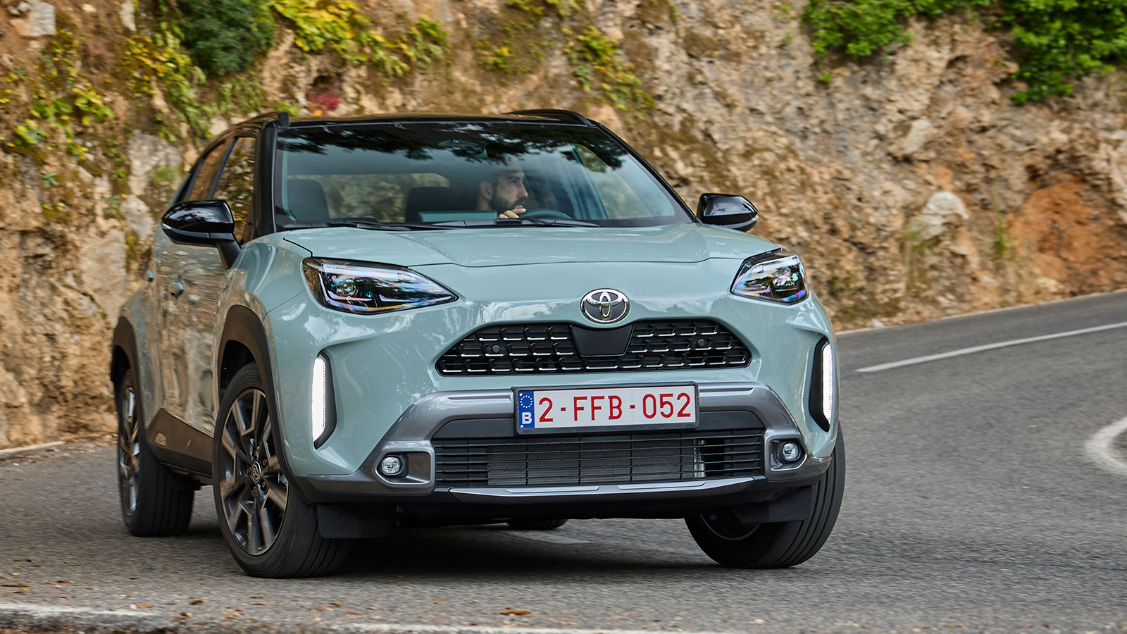 Το Yaris Cross ήταν πρώτο σε πωλήσεις τον Μάιο, συνδράμοντας στην επικράτηση της Toyota. Το Yaris Cross ήταν πρώτο σε πωλήσεις τον Μάιο, συνδράμοντας στην επικράτηση της Toyota.