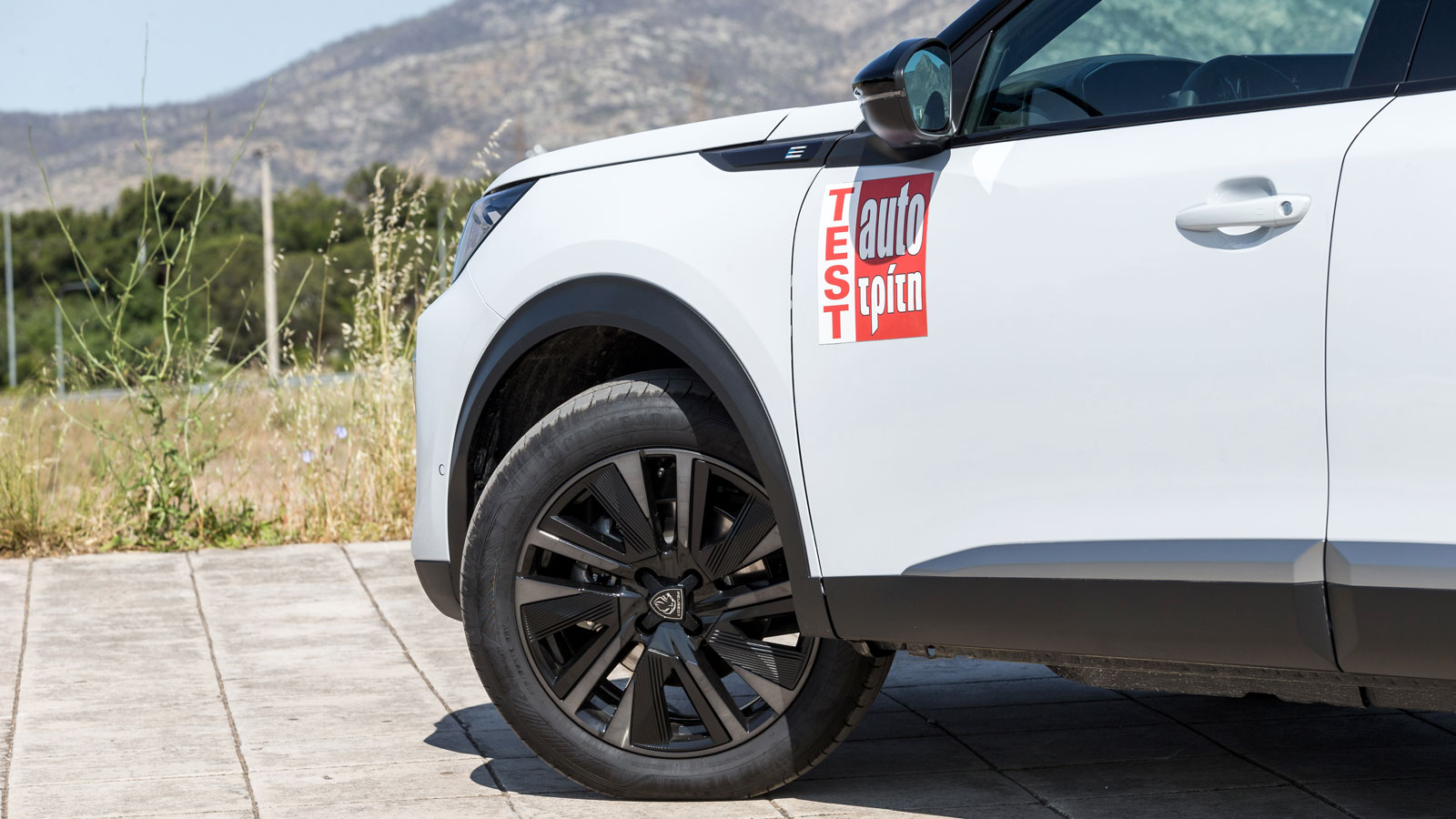 Το καλύτερο μικρό SUV σε φρένα, Peugeot e-2008, φοράει λάστιχα Goodyear EfficientGrip Performance 2 | autotriti.gr Το καλύτερο μικρό SUV σε φρένα, Peugeot e-2008, φοράει λάστιχα Goodyear EfficientGrip Performance 2 | autotriti.gr
