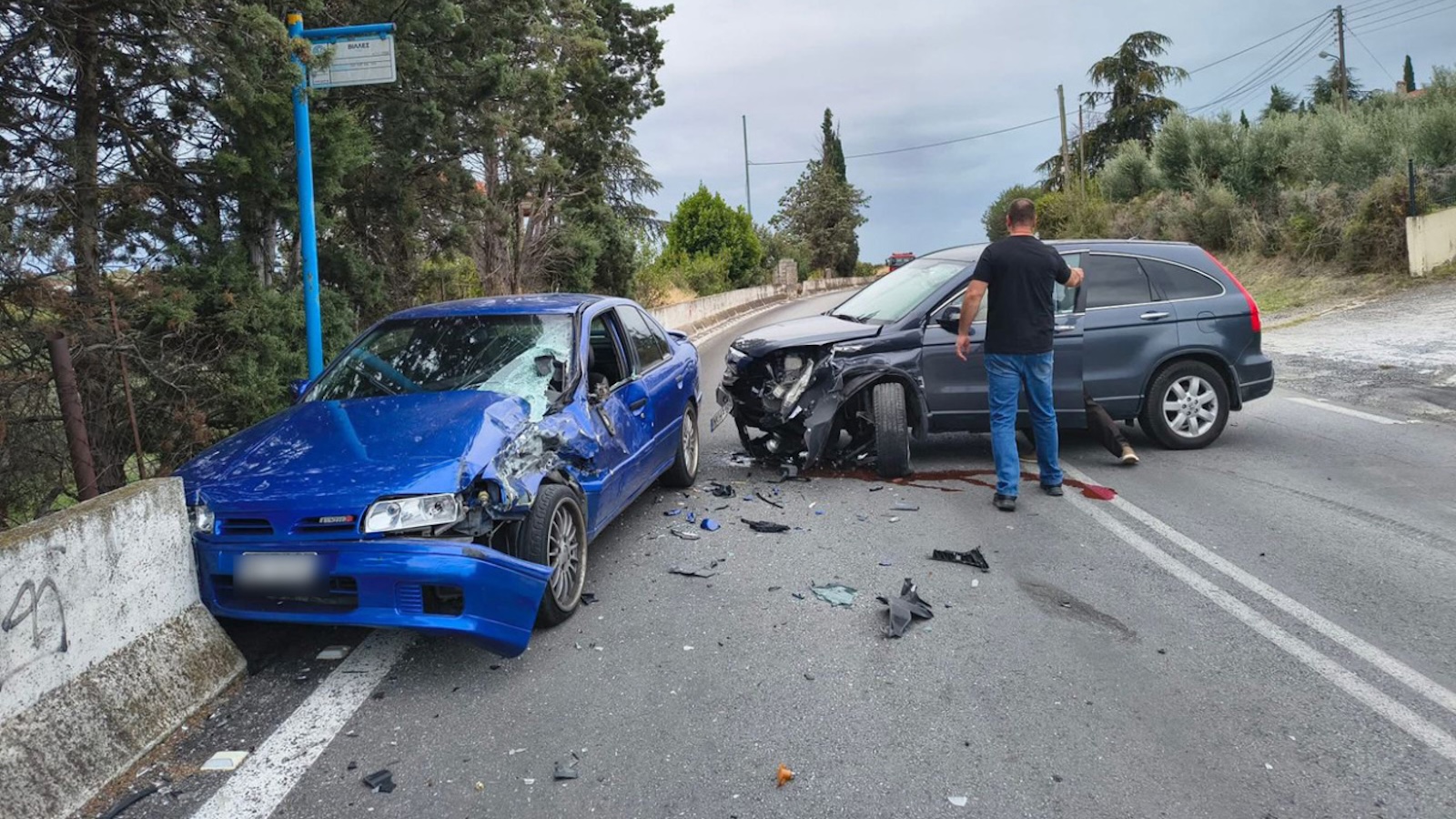 Σύμφωνα με πληροφορίες, στο τροχαίο ενεπλάκησαν συνολικά πέντε οχήματα.