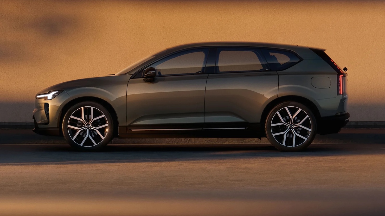 Ο CEO ης Volvo υπογράμμισε ότι η εταιρεία δεν πουλά ηλεκτρικά «με το ζόρι» γράφοντας ζημιές, ξεκαθαρίζοντας πως «δεν πληρώνουμε για να τα πουλήσουμε».
