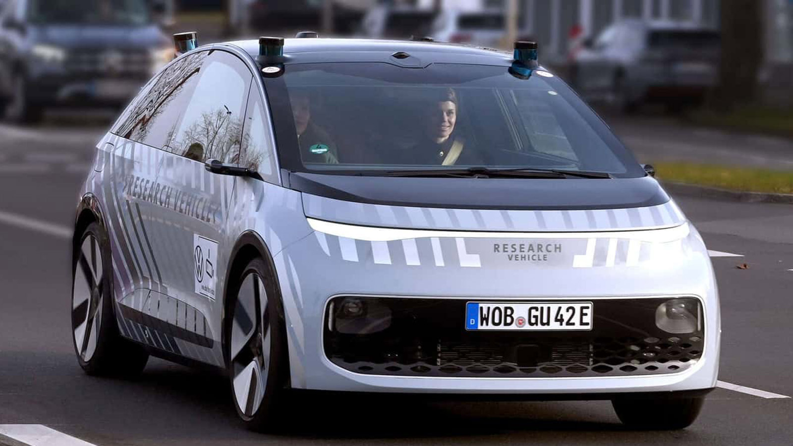 Το VW Gen.Urban δοκιμάζεται στους δρόμους χωρίς πεντάλ και τιμόνι 