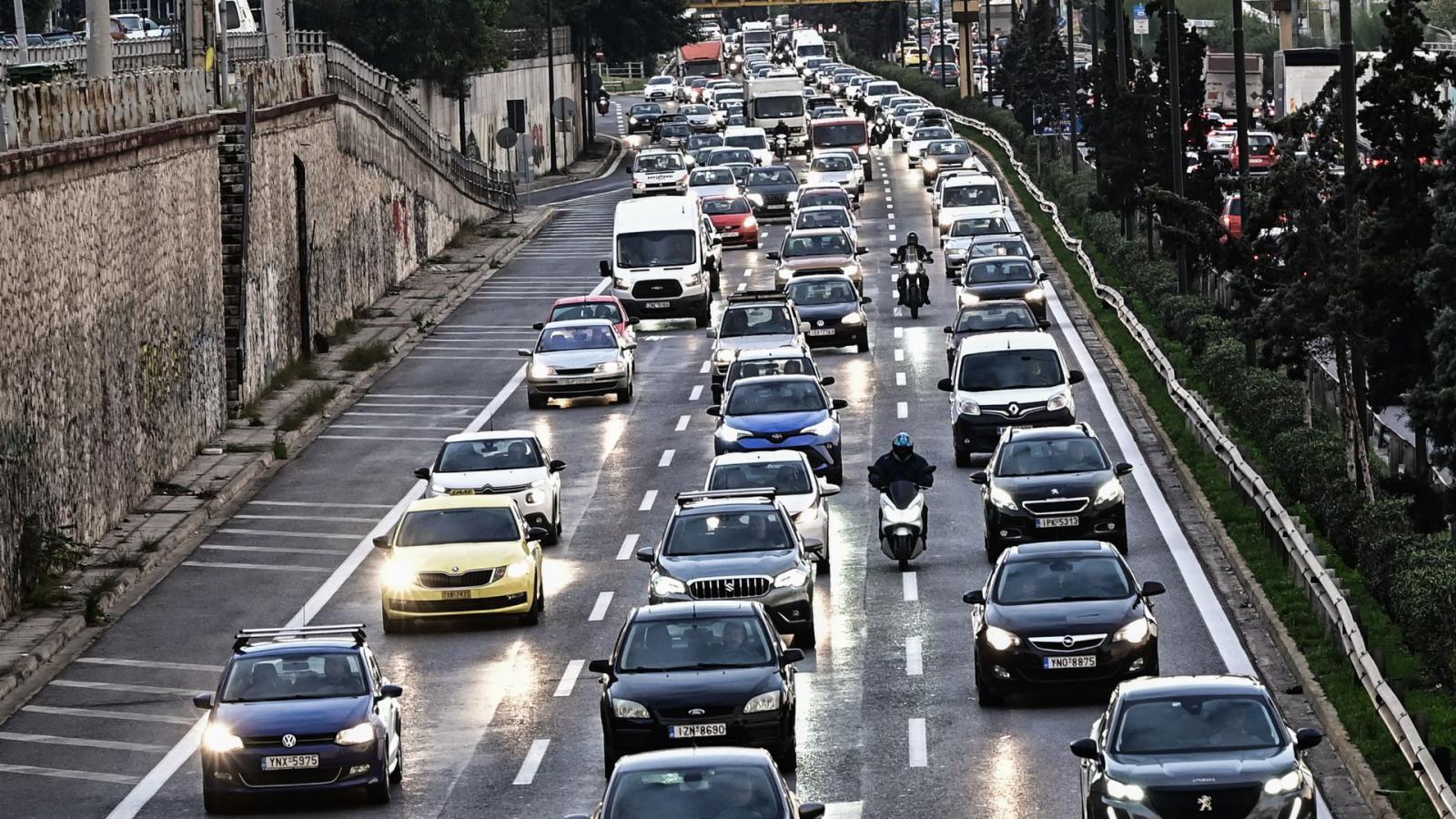 Κίνηση Αθήνα: Στο «κόκκινο» Κηφισός και Αττική Οδός  