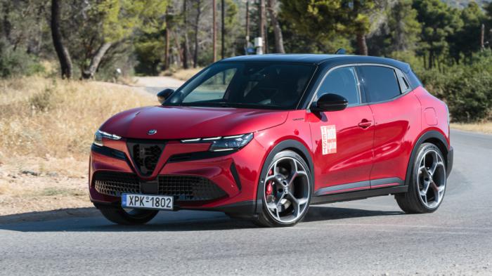 Δοκιμή: Alfa Romeo Junior Veloce | Ηλεκτρική αδρεναλίνη; Και όμως γίνεται! 