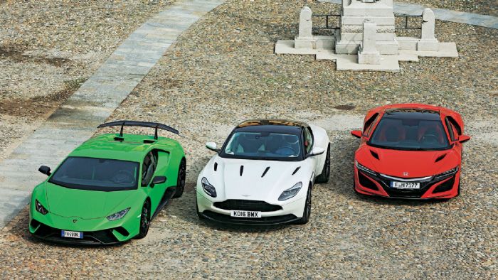 Πράσινο, άσπρο και κόκκινο: Προς τιμήν της Huracan σχηματίσαμε την ιταλική σημαία. Tρία εξωτικά μοντέλα, τρεις χαρακτήρες: η Aston είναι η ευγενής, η Lamborghini η σκληρή και το Honda με τους τρεις κι
