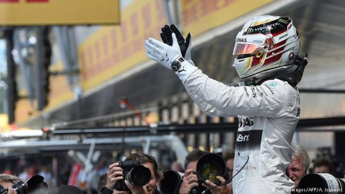 Νικητής στο βρετανικό GP o Lewis Hamilton Νικητής στο βρετανικό GP o Lewis Hamilton